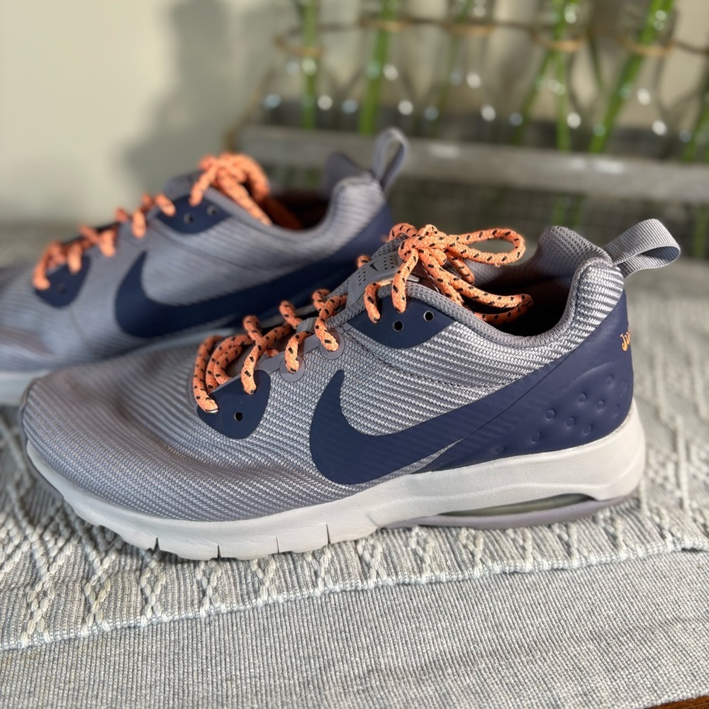 Women's Nike Provence / Orange Air Max Motion Shoe JDI LW SE 844895-500‎ Sz 8